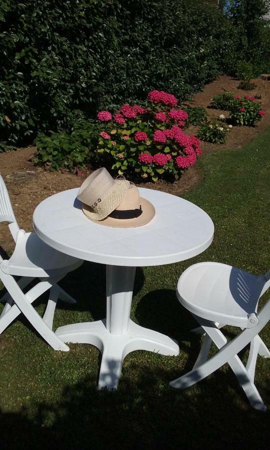 Chez Veronique Apartament Anguerny Zewnętrze zdjęcie